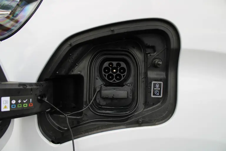Citroën ë-Jumpy Club M 50 kWh Cruise control, Airco, Apple carplay/Android auto, Radio, Elek.bediende ramen en spiegels, afbeelding 30