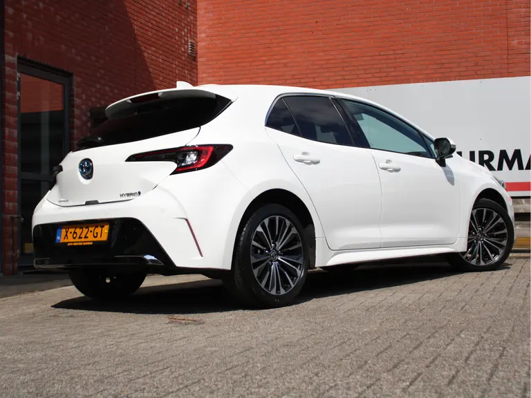 Toyota Corolla 1.8 Hybrid First Edition Automaat Achteruitrijcamera, Parkeersensoren Voor/Achter, Stoelverwarming, Cruise Control Adaptief, Climate Control afbeelding 12