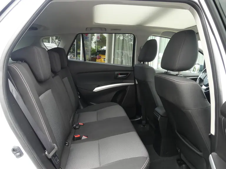 Suzuki S-Cross 1.6 Exclusive Automaat Trekhaak, schuif/kantel dak, Cruise control, Bluetooth afbeelding 24
