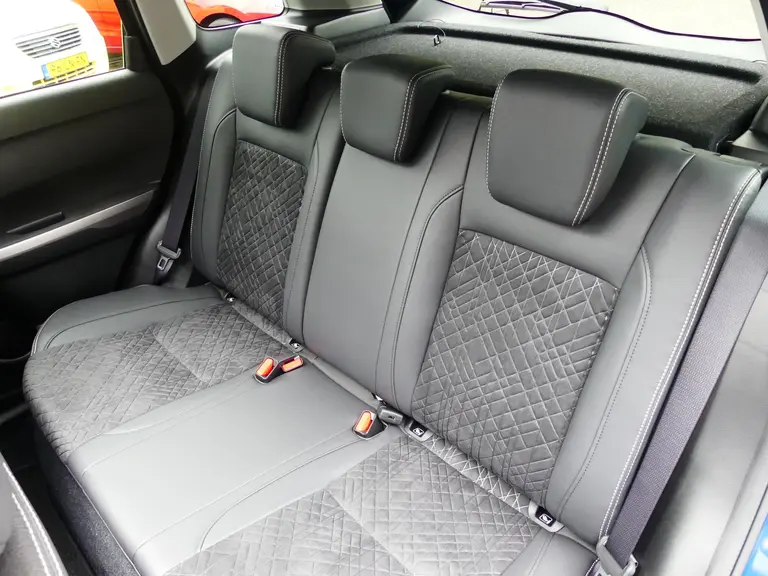 Suzuki Vitara 1.4 Boosterjet Style Smart Hybrid 6 jaar fabrieksgarantie! Nieuw uit voorraad leverbaar! afbeelding 26