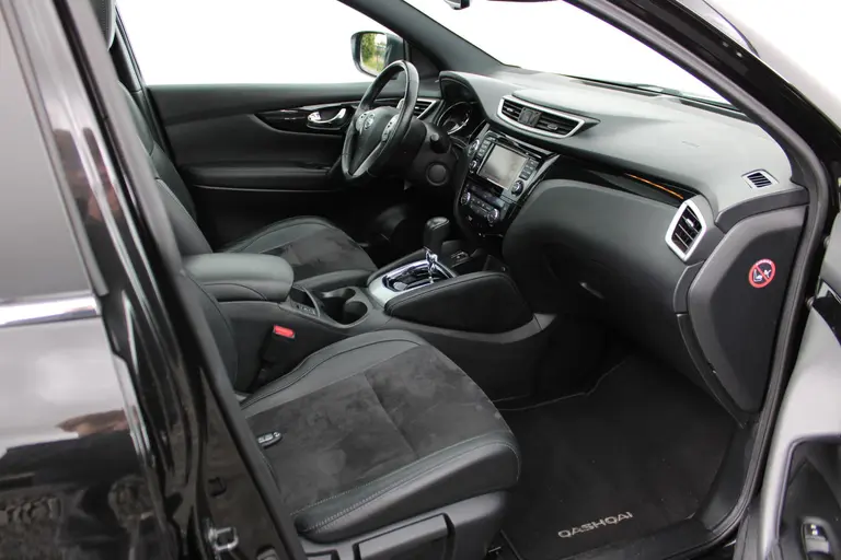 Nissan QASHQAI 1.2 N-Vision, Automaat, Parkeersensoren voor en Panorama Dak! afbeelding 12