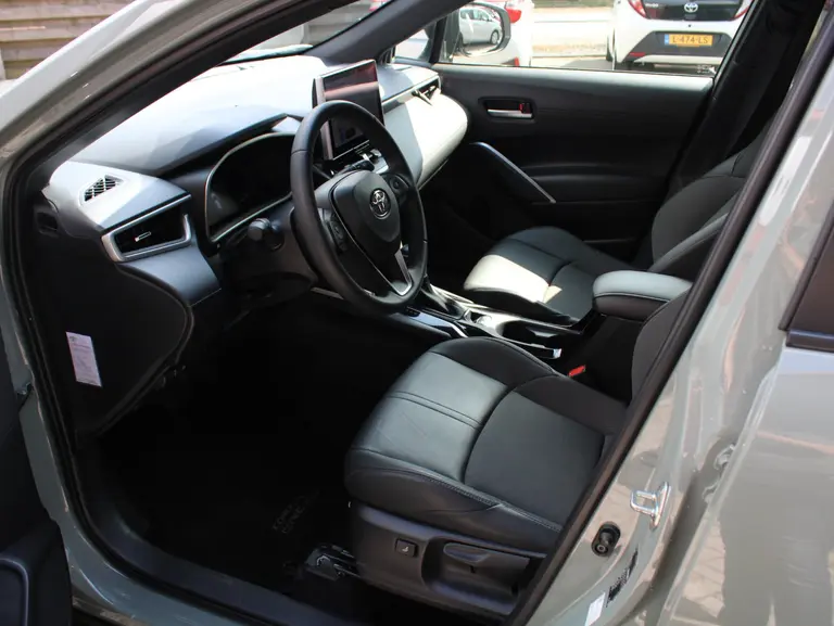 Toyota Corolla Cross Hybrid 140 Style Trekhaak, Dealer onderhouden afbeelding 10