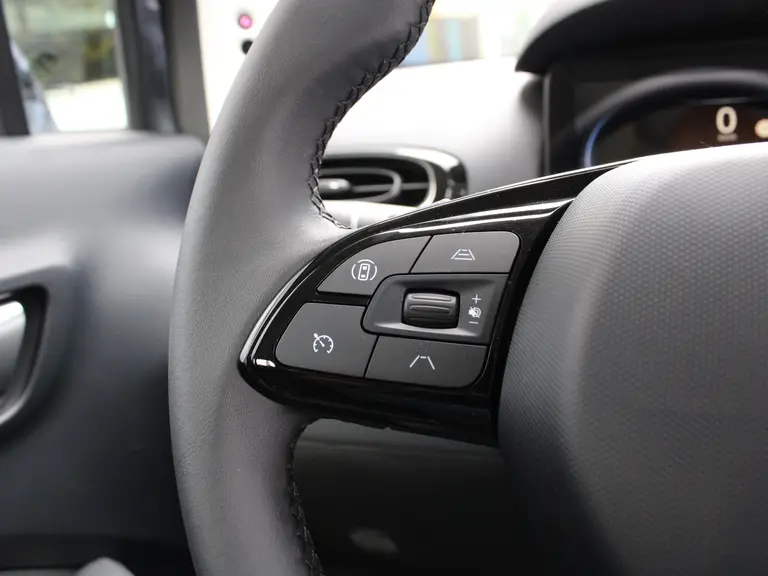 Leapmotor T03 Design 37.3 kWh Navigatie, Camera achter, Parkeerhulp achter, Audio, Keyless Start, Lichtmetalen velgen afbeelding 36