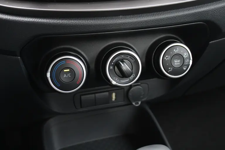 Toyota Aygo X 1.0 VVT-i S-CVT Play Achteruitrijcamera, DAB+ Radio, Airco, Bluetooth, Cruise Control Adaptief afbeelding 20