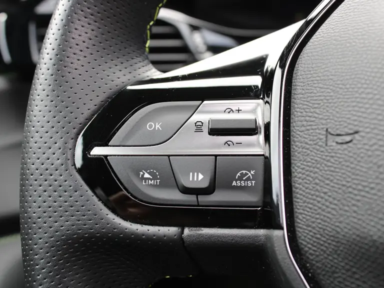 Peugeot 408 GT 1.2 PureTech 130PK EAT8 Automaat Navigatie, Rondomzichtcamera, Stoelverwarmig, Massage, Stuurverwarming, Panoramadak, Trekhaak afbeelding 27
