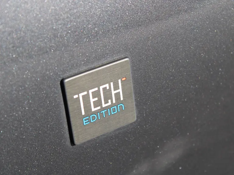 Peugeot 208 1.2 PureTech Tech 110PK Edition 5-drs Parkeerhulp voor en achter met camera, Navigatie, Apple Carplay/AndroidAuto, Panoramadak afbeelding 6
