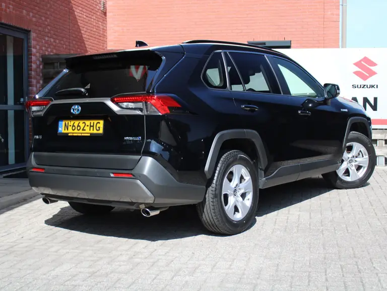 Toyota RAV4 2.5 Hybrid AWD Style 1.650 KG Trekgewicht, stuur- Camera, Parkeersensoren voor en achter afbeelding 2