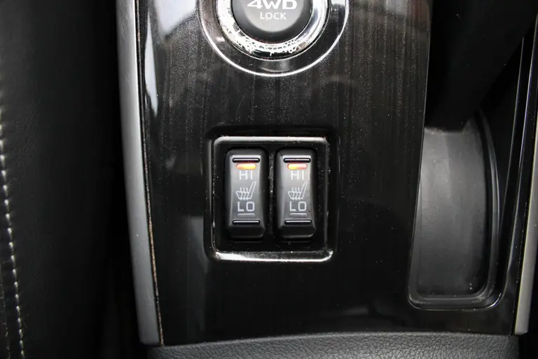 Mitsubishi Outlander 2.0 PHEV instyle+ Cruise/Climate control, Trekhaak, Sch.kanteldak,  Navigatie, Camera, Parkeersensoren Hybride batterij capaciteit: 34,2 Ah. Trekgewicht 1.500 kg. afbeelding 24