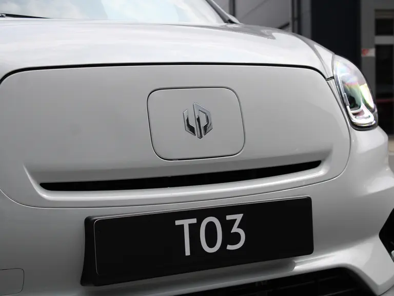 Leapmotor T03 Design 37.3 kWh Navigatie, Camera achter, Parkeerhulp achter, Audio, Keyless Start, Lichtmetalen velgen afbeelding 4