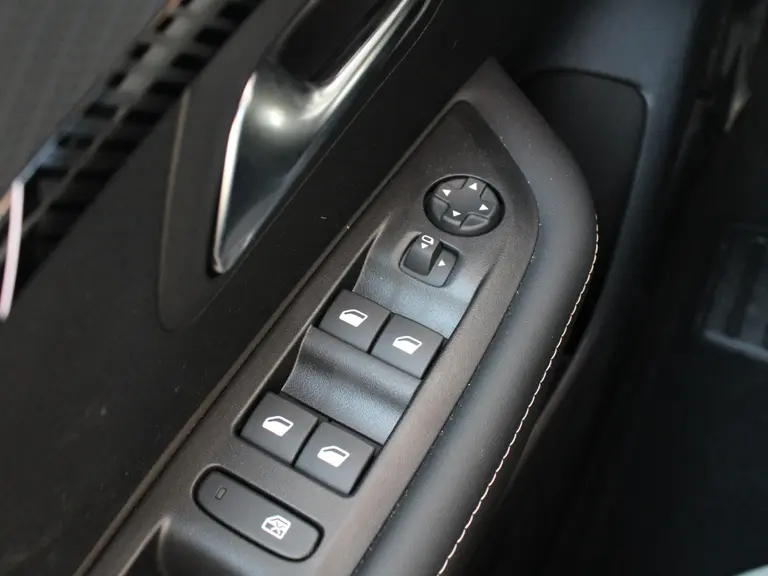 Peugeot 208 1.2 PureTech 100 Allure Navigatie, Stoelverwarming, Camera achter, Parkeerhulp voor & Achter, Lichtmetalen velgen afbeelding 12