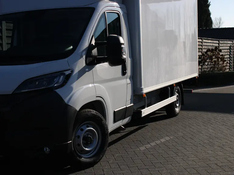 Peugeot Boxer 2.2 BlueHDi 140PK Automaat L3 3.5t Citybox Bakwagen/Laadbak/Citybox Navigatie, LED Koplampen, Laadklep, Draadloze Telefoonlader, Camera Achter afbeelding 2
