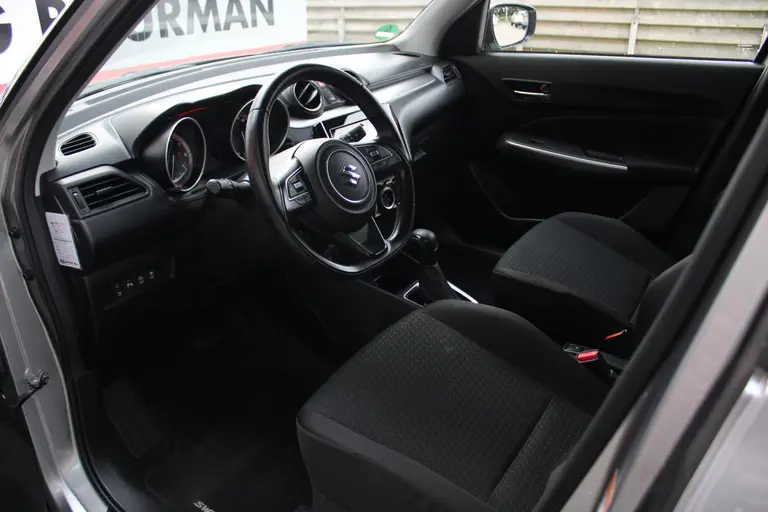 Suzuki Swift 1.2 Style Smart Hybrid CVT Automaat Navigatie, Cruise Control Adaptief, Stoelverwarming, Achteruitrijcamera, Parkeersensoren Achter afbeelding 14