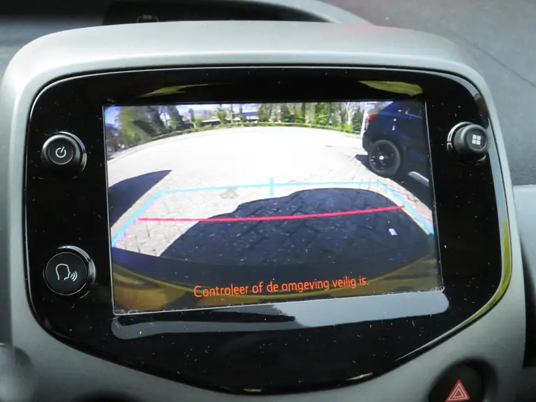 Toyota Aygo 1.0 VVT-i x-play, Camera, 1e Eig. en Dealer Onderhouden, Apple Carplay/ Android Auto afbeelding 17