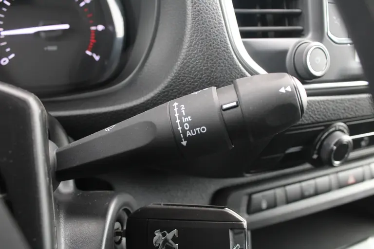 Peugeot Expert 1.5 BlueHDI 120PK Standard Premium 3-Zits, Airco, Navigatie, Achteruitrijcamera, Betimmering afbeelding 20