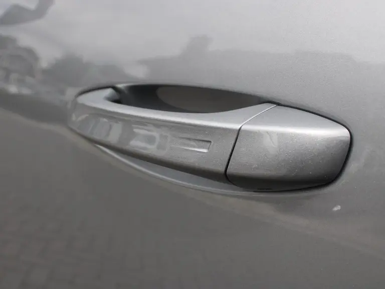Peugeot 3008 Allure 1.2 Hybrid 136PK e-DCS6 Automaat Navigatie, Rondomzichtcamera, Stoel & Stuurwielverwarming, Keyless, Draadloze Telefoonlader afbeelding 7
