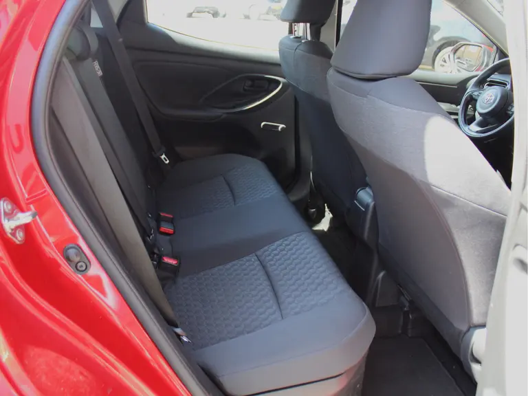 Toyota Yaris 1.5 Hybrid Active Automaat Adaptieve Cruise en Climate Control, Carplay/Android Auto, Achteruitrijcamera afbeelding 33