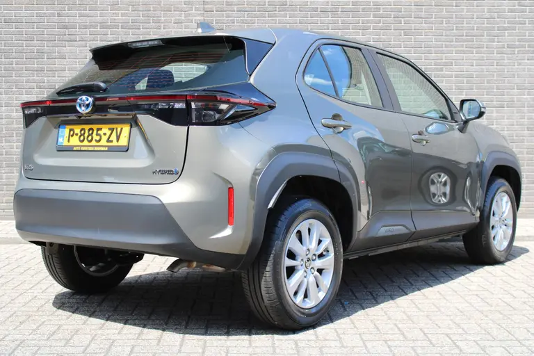 Toyota Yaris Cross 1.5 Hybrid Active Automaat, Airco, Adaptive CruiseControl, Achteruitrijcamera, 16"inch LM velgen. Gereserveerd afbeelding 3