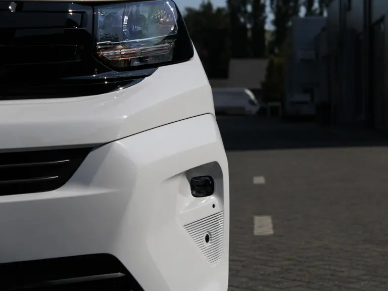 Peugeot Partner 1.5 BlueHDi 130PK EAT8 Automaat L1 White & Black Edition, Navigatie, Airconditioning, Camera Achter + Zijkant, Parkeerhulp voor & achter, Trekhaak afbeelding 8