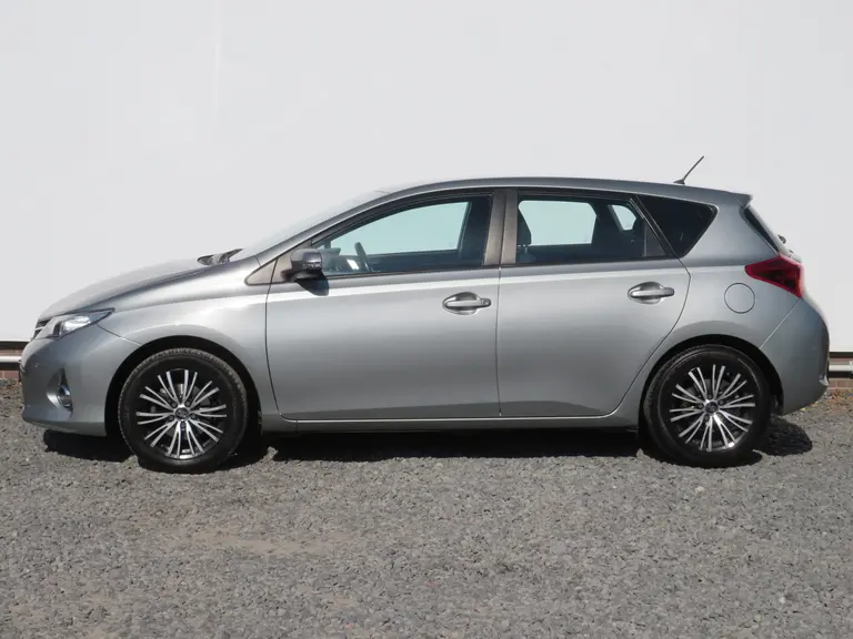 Toyota Auris 1.6 Now, 2e Eig. Parkeersensoren en Navigatie, Cruise en Climate Control afbeelding 2