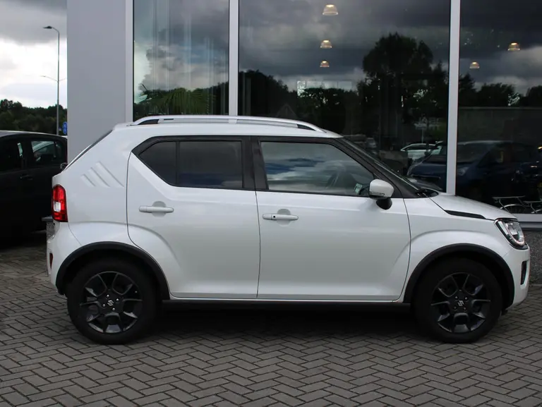 Suzuki Ignis 1.2 Smart Hybrid Style Climat control, Cruise control, Stoelverwarming, Multimediasysteem, Parkeercamera afbeelding 3