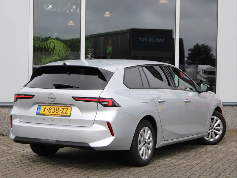 Opel Astra Sports Tourer 1.2 Level 2 Cruise en Climate Control, Parkeersensoren Voor en Achter, Navigatie afbeelding 3