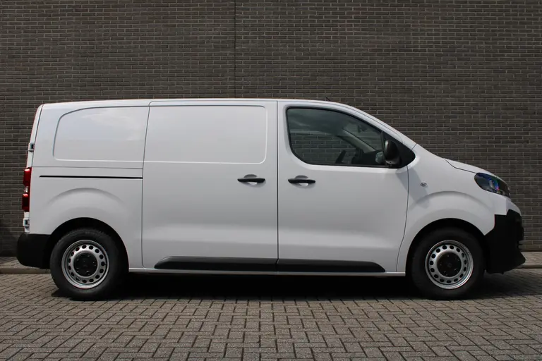 Peugeot Expert 2.0 BlueHDi 145 L2 Trekhaak, Airco, CruiseControl, Applecarpl./Andr. Auto, Navigatie, Achteruitrijcamera afbeelding 2