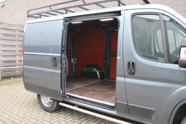 Citroën Jumper 30 2.2 BlueHDi 140 L1H1 Control Economy Climate control, Trekhaak, Navigatie, Camera, Bluetooth handsfree, Imperiaal, Sidebars, afbeelding 10