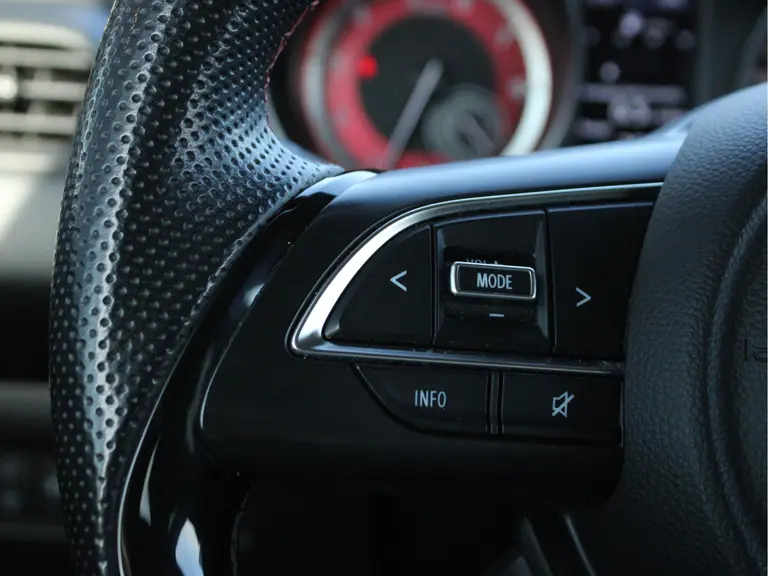 Suzuki Swift 1.4 Sport Smart Hybrid 6-Versnellingsbak, Origineel Nederlands, Navigatie, Cruise en Climate Control afbeelding 39