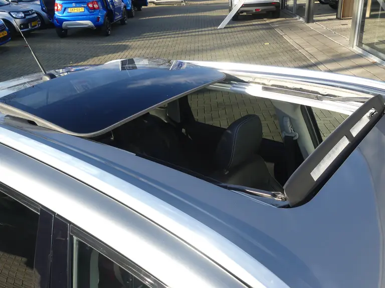 Suzuki Vitara 1.5 Hybrid Style Automaat, Panoramadak, Navigatie afbeelding 28