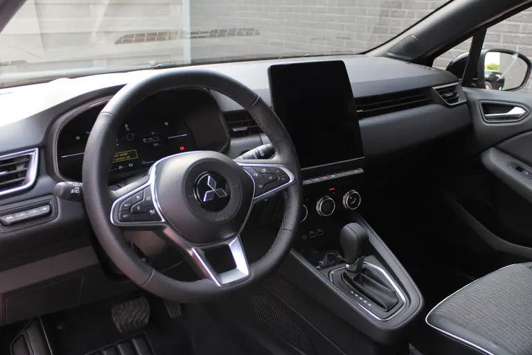 Mitsubishi Colt 1.6 HEV First Edition Automaat, Cruise/Climate control, Applecar./Andr. auto, Camera, 17"LM Velgen afbeelding 25