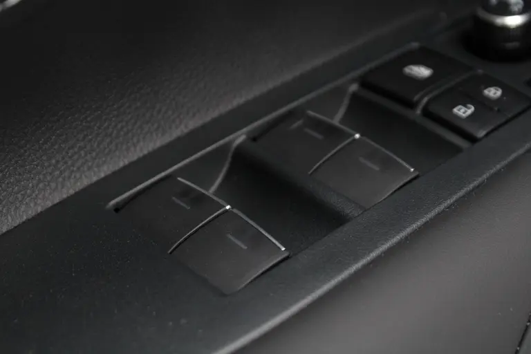 Suzuki Swace 1.8 Hybrid Style Automaat 140PK All-Season Banden, Adaptieve Cruise Control, Navigatie, Stuur Verwarmd, Voorruitverwarming, Draadloze Telefoonlader afbeelding 41