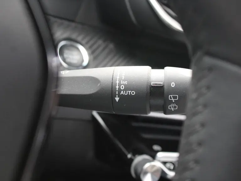 Peugeot 208 Allure 1.2 PureTech 100PK Navigatie, Rondomzichtcamera, Keyless, Parkeersensoren, Apple Carplay, Android Auto afbeelding 22