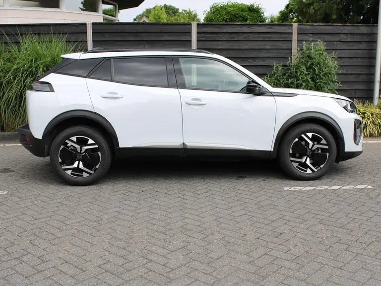 Peugeot 2008 Allure 1.2 PureTech 100PK Navigatie, Camera Achter, parkeerhulp voor en achter, Apple Carplay/Android auto draadloos afbeelding 11