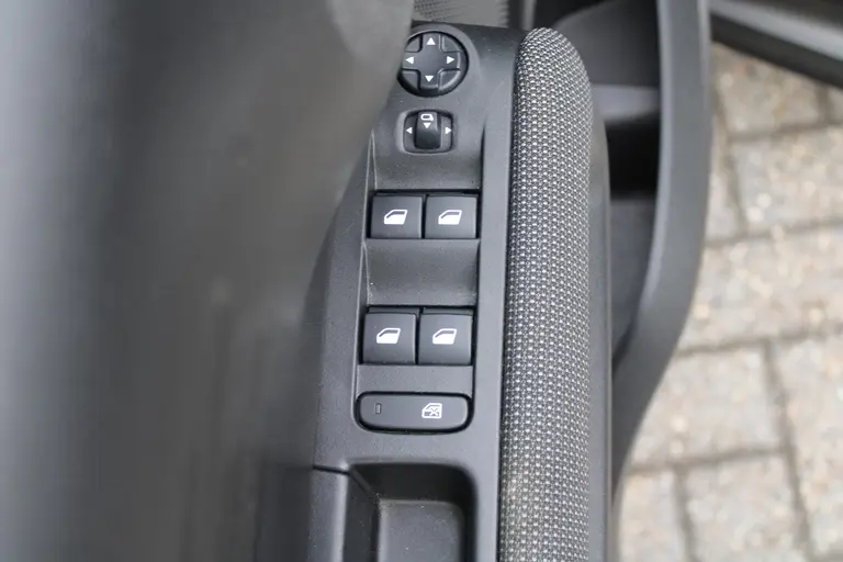 Citroën C3 Aircross 1.2 PureTech S&S Shine Automaat, Cruise control, Applecarpl./Andr. Auto, Airco afbeelding 11