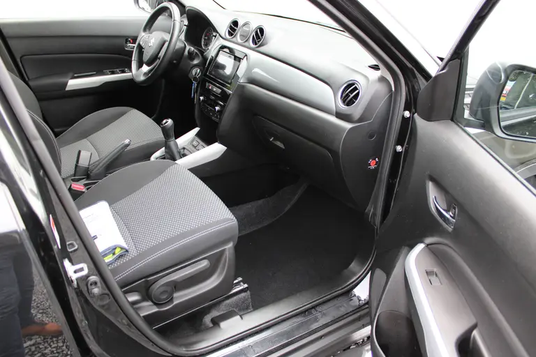 Suzuki Vitara 1.6 Exclusive, 1e Eig. Dealer onderhouden, Navigatie, Bull-Bar en Side-Bars, afbeelding 13