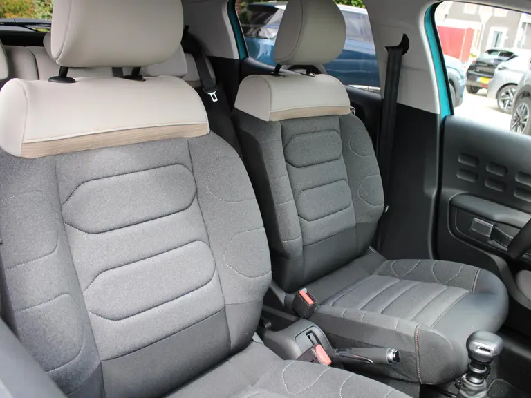Citroën C3 Max 1.2 PureTech 110PK Navigatie, Keyless, Stoelverwarming, Achteruitrijcamera, Apple Carplay, Android Auto afbeelding 13