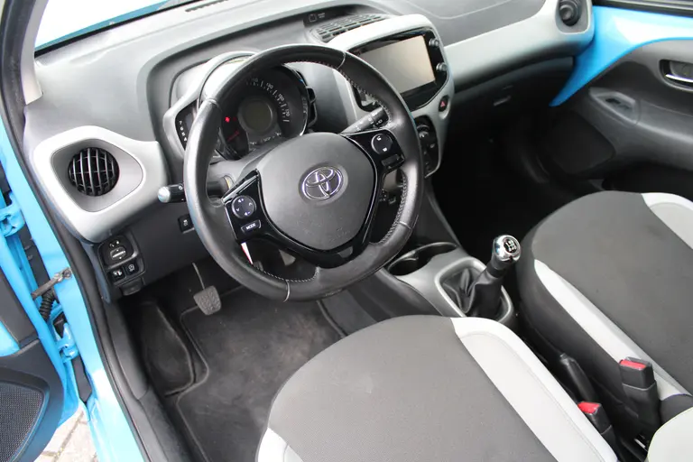 Toyota Aygo 1.0 VVT-i x-nav Achteruitrijcamera, Navigatie, Airco, Bluetooth afbeelding 10