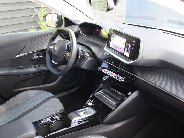 Peugeot 208 Allure 1.2 Hybrid 100PK e-DCS6 Automaat Keyless, Navigatie, Achteruitrijcamera, Stoelverwarming, Adaptieve Cruise Control afbeelding 15