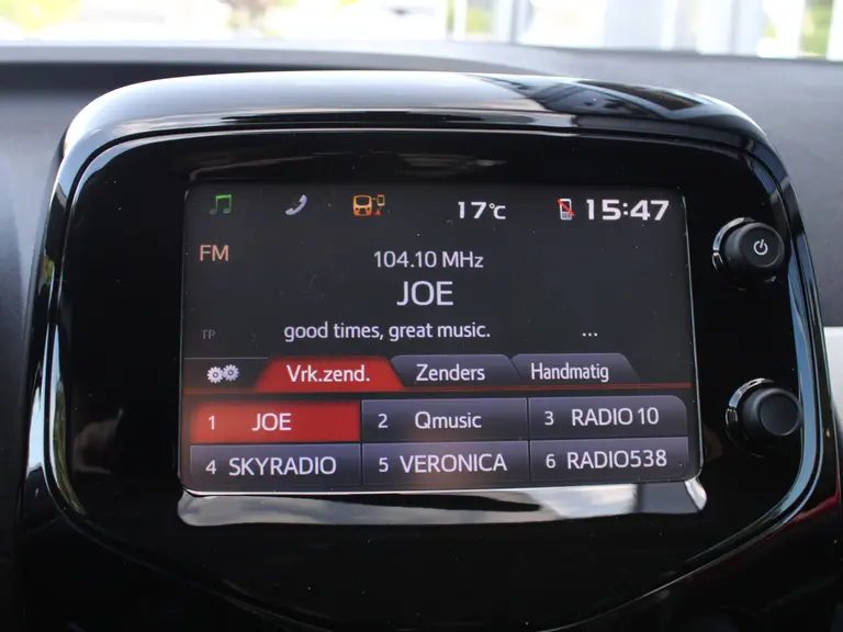 Peugeot 108 Allure 1.0 e-VTi 70PK 5DRS Navigatie, Achteruitrijcamera, Keyless Entry & Start, Cimate Control afbeelding 22