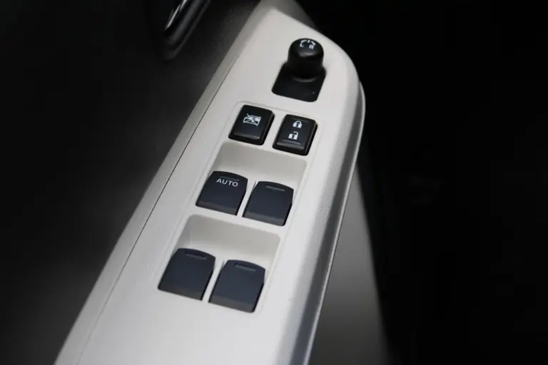 Suzuki Ignis 1.2 Smart Hybrid Stijl Achteruitrijcamera, Bluetooth, Stoelverwarming, Navigatie, Cruise Control afbeelding 32
