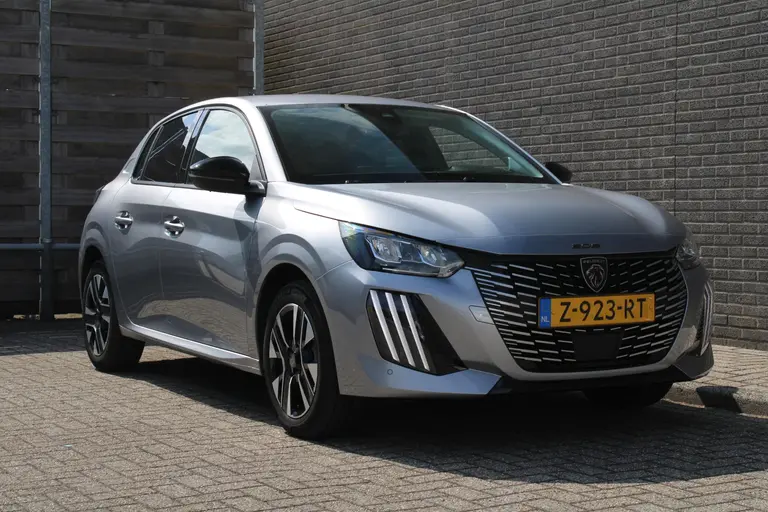 Peugeot 208 Hybrid 100 e-DCS6 Allure Automaat, Navigatie, Applecarpl./Andr. Auto, Achteruitrijcamera, CruiseControl afbeelding 30