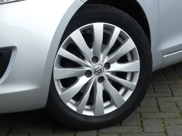 Suzuki Swift 1.2 Bandit Cruise Control, Stoelverwarming, Dealer onderhouden 16" Lichtmetalen Velgen, Airco, afbeelding 2
