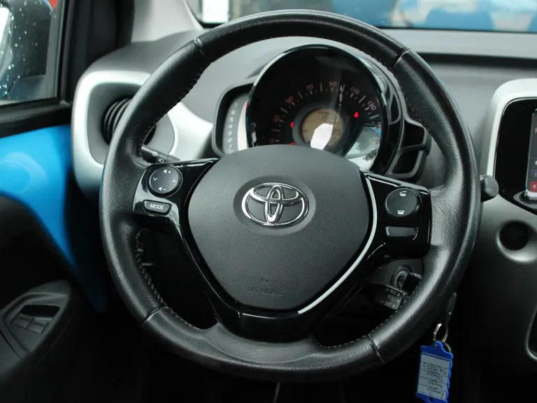 Toyota Aygo 1.0 VVT-i x-nav Achteruitrijcamera, Navigatie, Airco, Bluetooth afbeelding 25