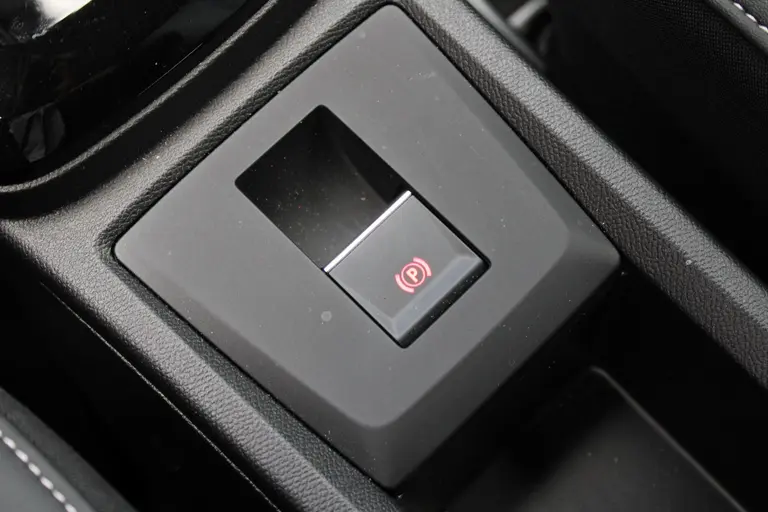 Citroën ë-C3 Max 113pk 44 kWh Automaat, Navigatie, Airco, Applecarpl./Andr. Auto, draadloos laden, achteruitrijcamera afbeelding 27