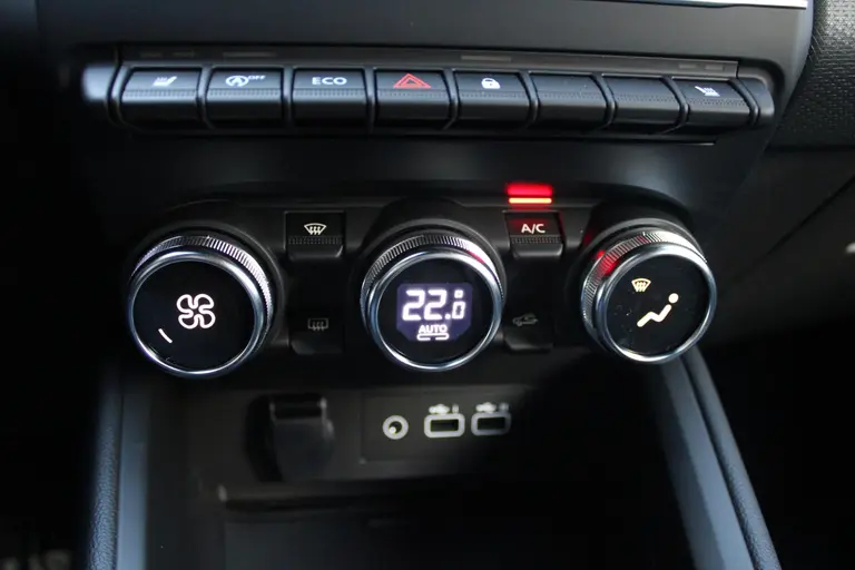 Mitsubishi Colt 1.0T MT Intense+ Cruise/Climate control, 17"LM velgen, Camera, Apple carplay/Android auto, Parkeersensoren V+A afbeelding 20