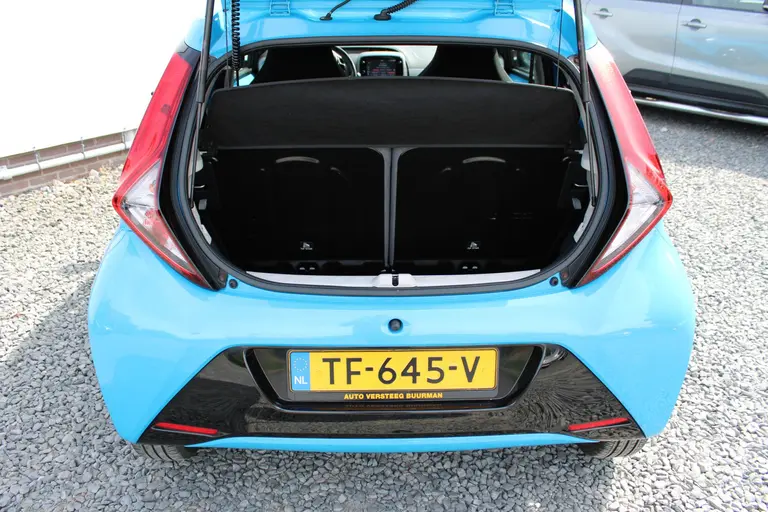 Toyota Aygo 1.0 VVT-i x-first, Camera, LM-Velgen en Dealer ondehouden! afbeelding 11