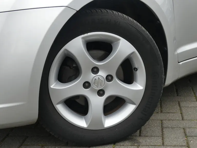 Suzuki Swift 1.3 Shogun Nederlandse auto, All season banden, Airco afbeelding 21