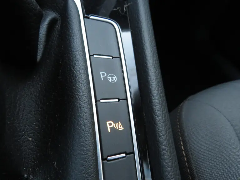 Volkswagen Golf 1.2 TSI Highline, Trekhaak, Parkeersensoren, Navigatie afbeelding 24