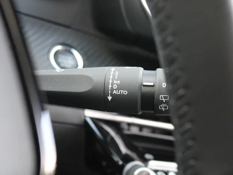 Peugeot e-2008 Active 54 kWh 156pk Navigatie, Achteruitrijcamera, Apple Carplay, Android Auto, Climate Control, Cruise Control afbeelding 19