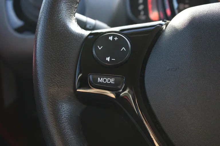Peugeot 108 Allure 1.0 e-VTi 72PK 5DRS Climate control, Dimlicht Automatisch, Apple Carplay, Android Auto afbeelding 26